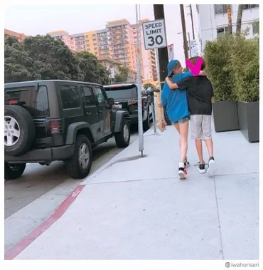 岩堀せり「身長抜かされた」愛息子との2ショットに「カップルみたい」「TAKUROさんの遺伝子」の声 若々しい後ろ姿も話題 