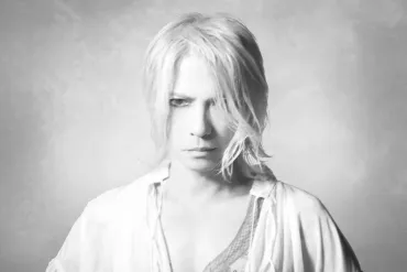 HYDEの音楽活動と美容整形、その現在と未来とは？HYDEの音楽、美容、そしてファンの絆