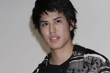 佐藤浩市の息子・寛一郎 役者一家で幼少期から親交を深めていた「国民的アイドル」と「大物脚本家」 