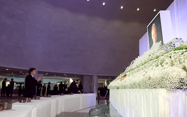 三回忌直前 予想外の没後》ひた隠しにされる谷村新司さんのお墓の場所 事務所社長として支えた妻の意向か「複雑な家族事情」を指摘する声も (1/2)