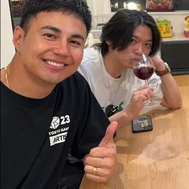 四児パパ・ユージさんが広すぎる豪華自宅を初公開 ゛イケメン゛大集合でファミリーとほのぼの交流