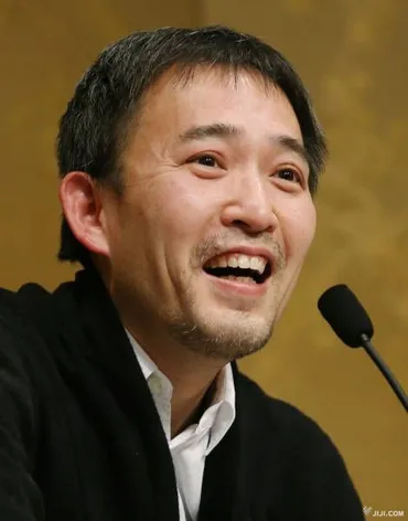 第１５２回芥川・直木賞（日本文学振興会主…：芥川・直木賞の受賞作家 写真特集：時事ドットコム