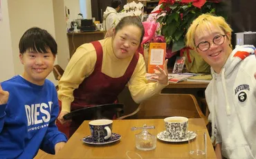 喫茶店で働いています ダウン症の天才書家・金澤翔子さん 「街の人に娘を託す」81歳母の終活 