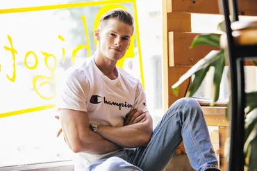 NHK「みんなで筋肉体操」出演で注目度アップ。筋肉庭師・村雨辰剛が筋トレに励む理由(前編)