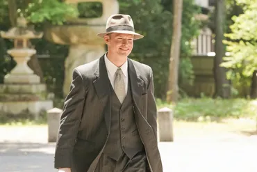 カムカムエヴリバディ』ロバート役・村雨辰剛のマルチな活躍 庭師、筋肉体操、演技まで