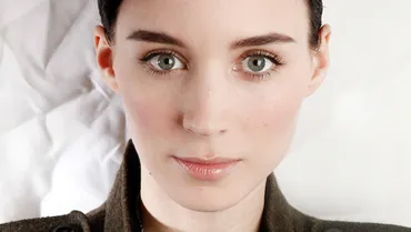 ルーニー・マーラ：NFLチームの血筋を持つ実力派女優、キャリアと役作りの変遷とは？『ドラゴン・タトゥーの女』から、多様な役柄への挑戦、価値観と生き方