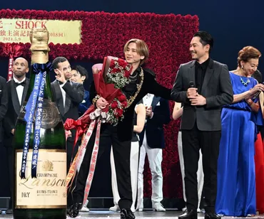 堂本光一、「Endless SHOCK」で国内演劇の単独主演記録2018回公演を達成 〝ラストイヤー〟に前人未到の金字塔：中日スポーツ・東京中日スポーツ