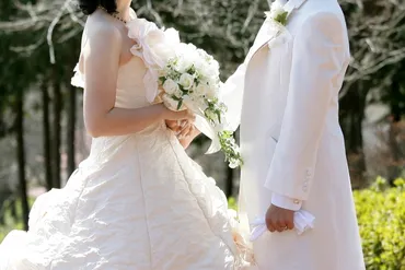 門りょうの結婚式のドレスや写真や親族についてツイッターで拡散や削除依頼 